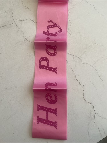 Hot pink hen - hot,